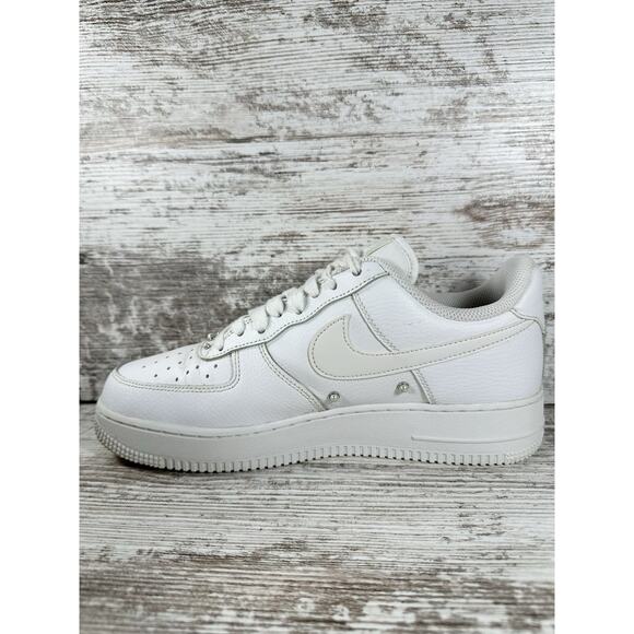 Women's Nike Air Force 1 07' SE 'Pearl' White Leather Sneakers Sz 9 Athletic - Picture 3 of 12